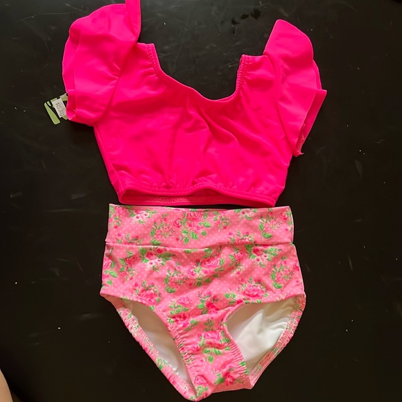 Hot pink flutter crop top and pink floral rosey bottom set - Picture 1 of 3